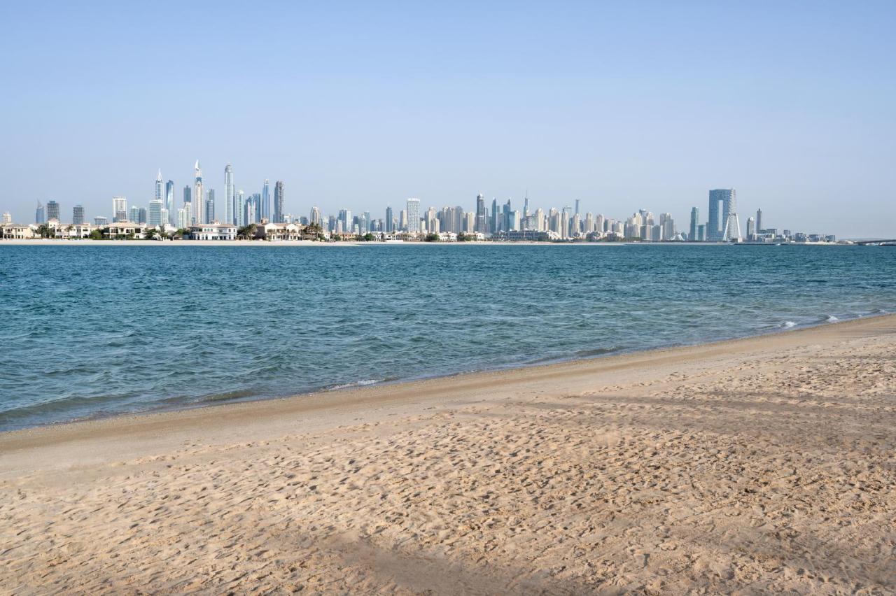 Wyndham Residences The Palm Dubai Dış mekan fotoğraf Abu Dhabi skyline