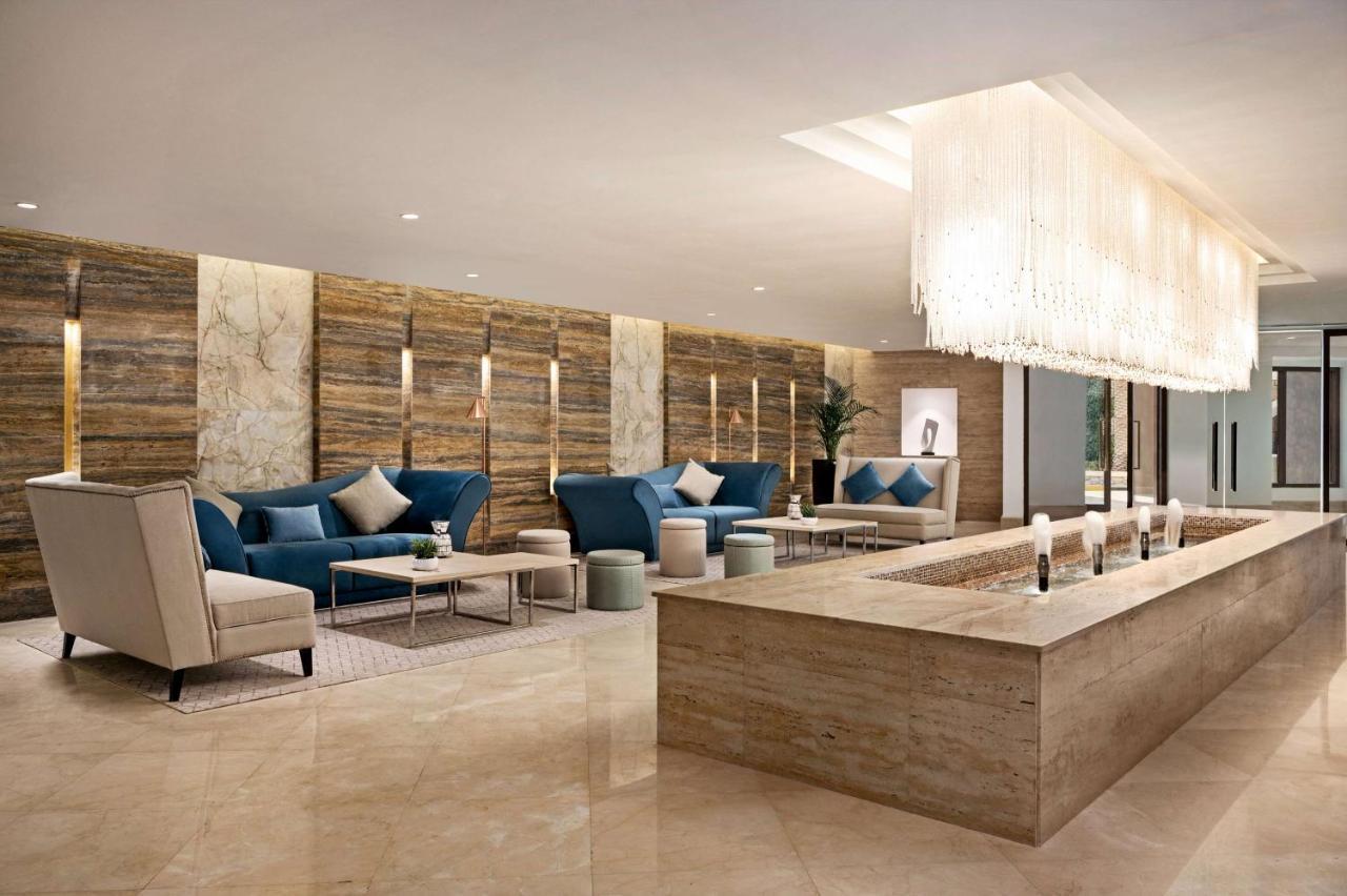 Wyndham Residences The Palm Dubai Dış mekan fotoğraf The lobby of the hotel