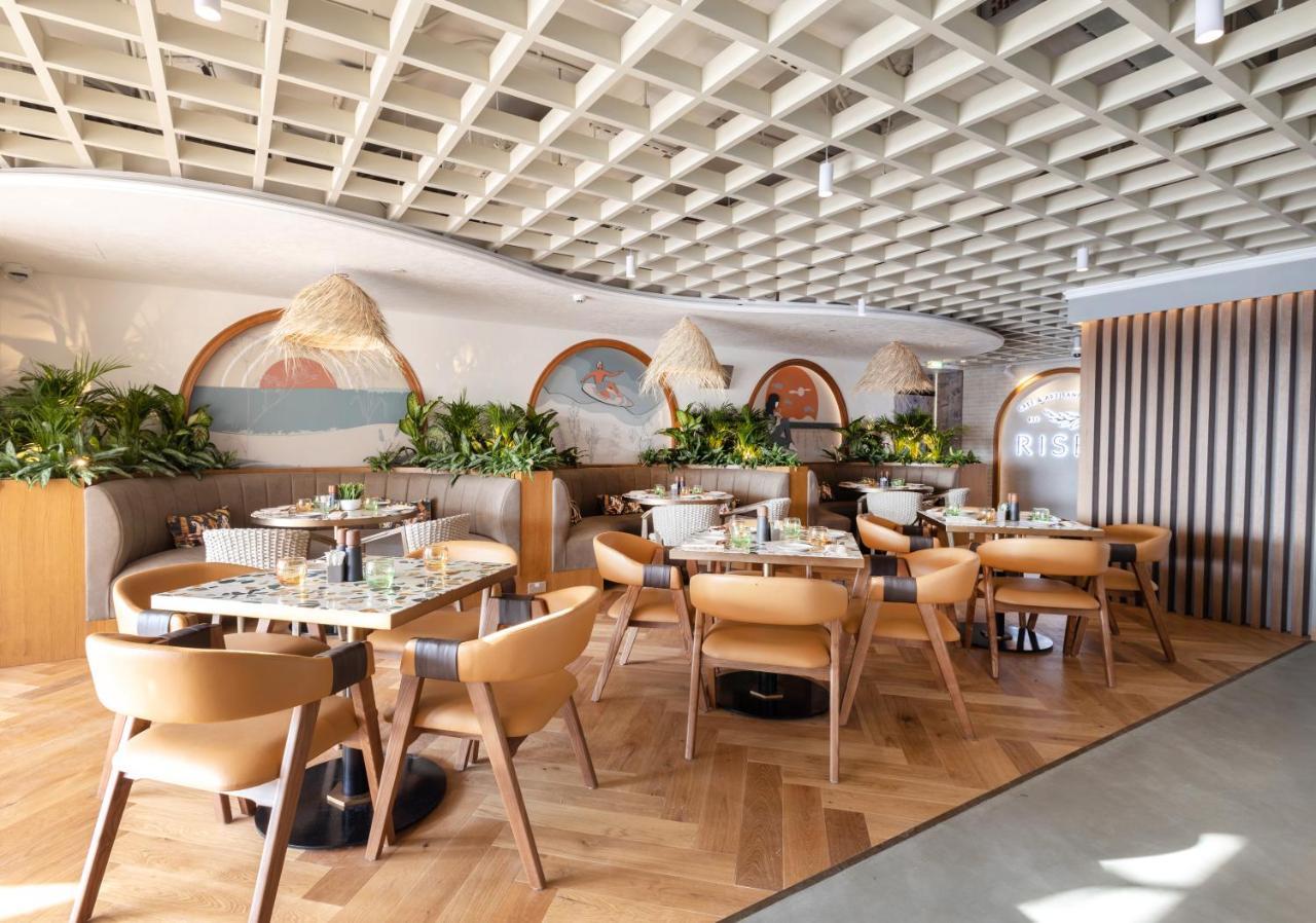 Wyndham Residences The Palm Dubai Dış mekan fotoğraf The interior of the restaurant